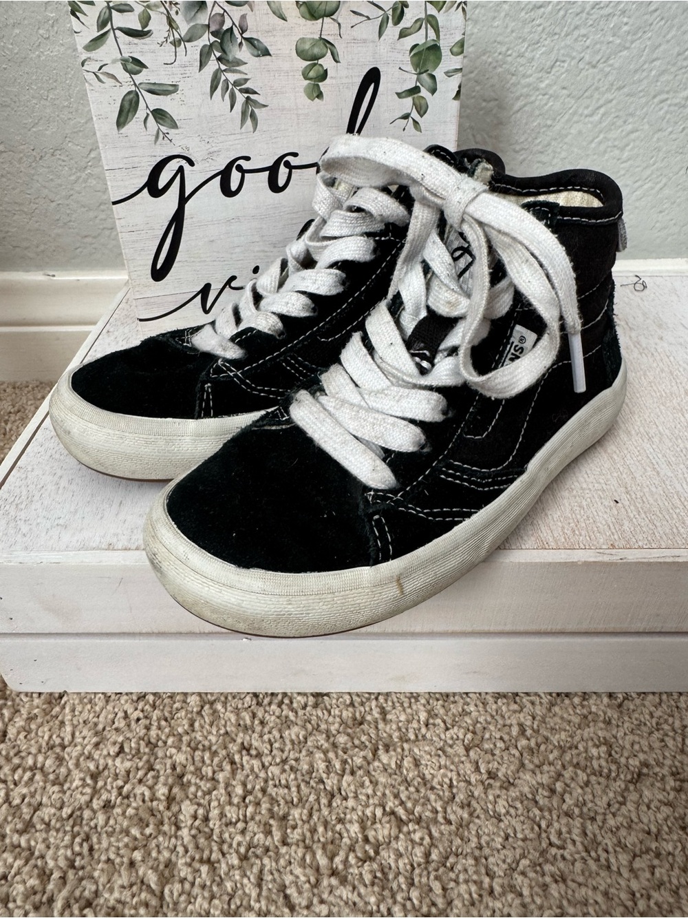 Vans boys black lace up 11c hightop